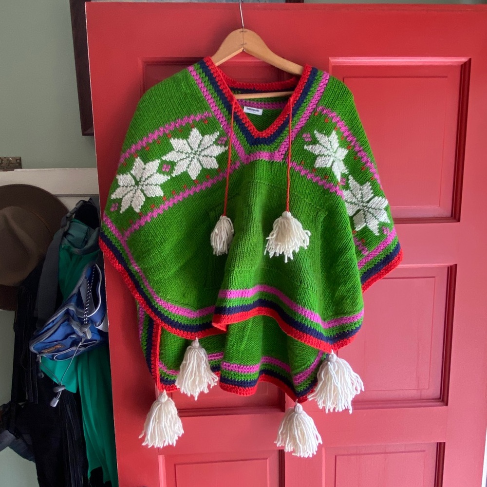Kate spade green snowflake poncho sweater knit